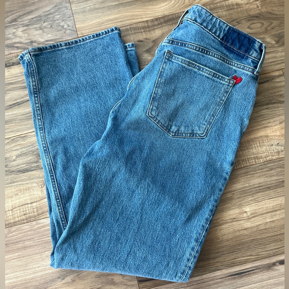 A&F Size 30R Curve Love High Rise 90s Relaxed Heart Embroidered Jean - Picture 8 of 12